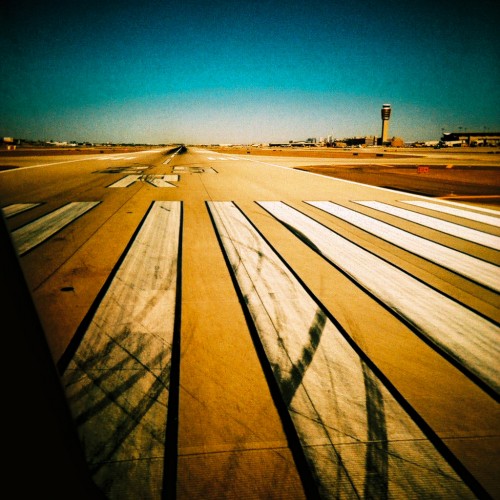 Runway at Sky Harbor Airport by Kevin Dooley Ipad wallpaper