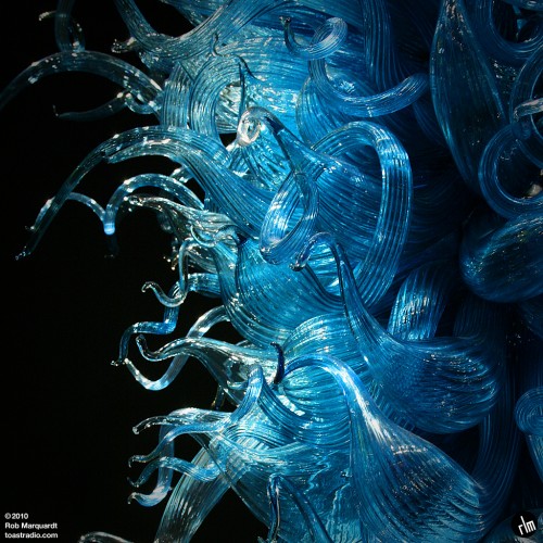 Blue glass by someToast Ipad wallpaper